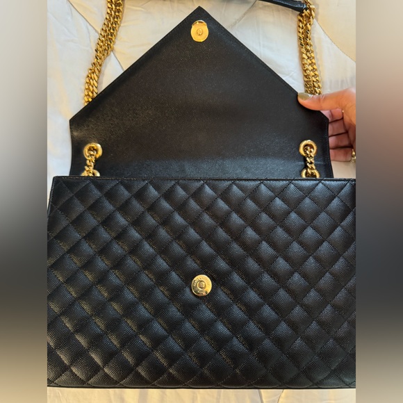 YSL shoulder bag in chevron/ diamond-quilted black leather. Gold Hardware - Picture 13 of 14